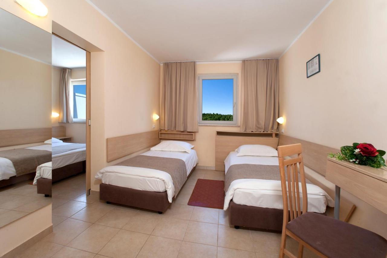 Hotel Delfin Plava Laguna Mugeba Luaran gambar